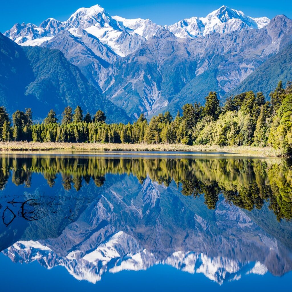 Lake and Mountain in New Zealand